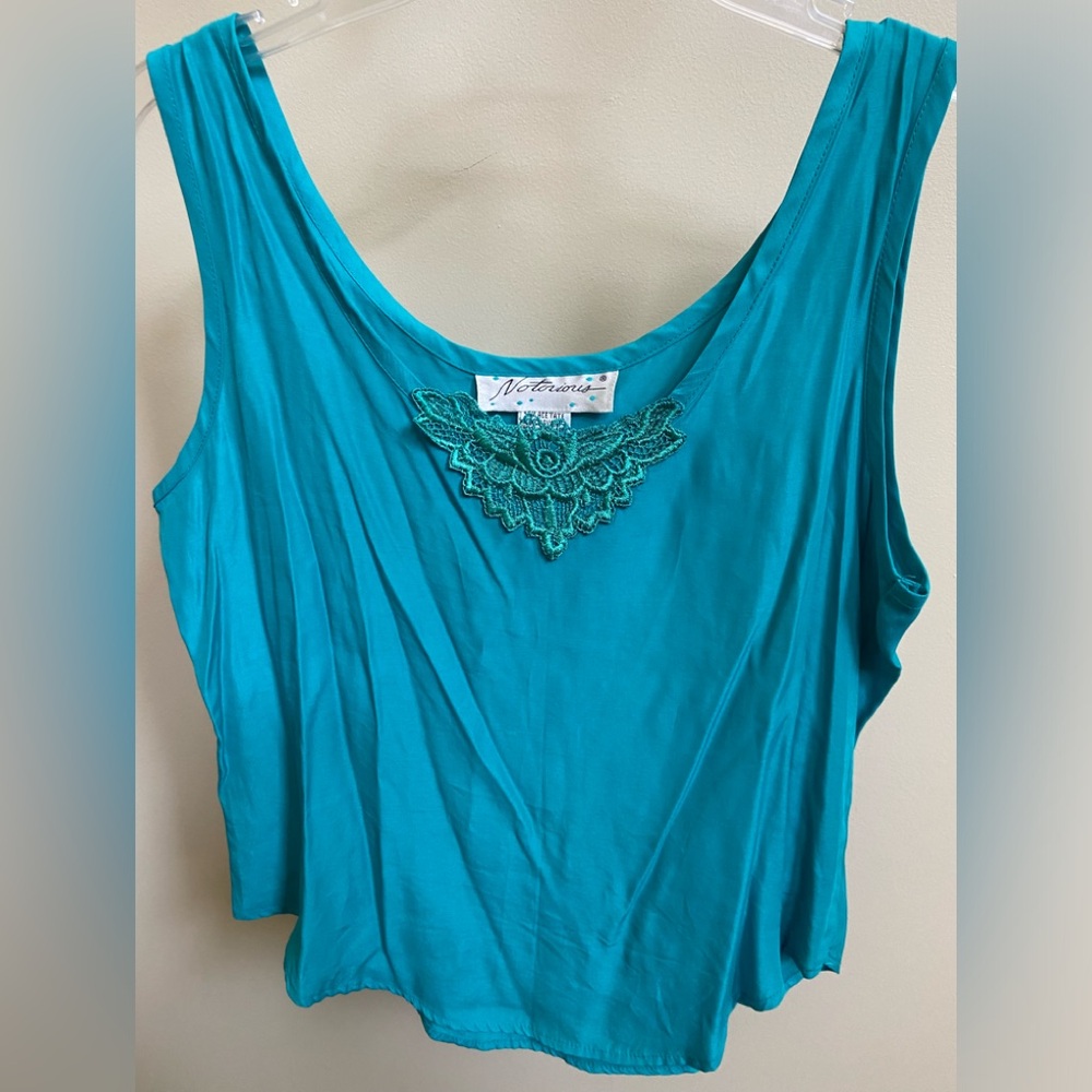 Teal top